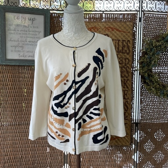 -Vintage Nicaya Graphic and Bead Cardigan - Picture 8 of 10